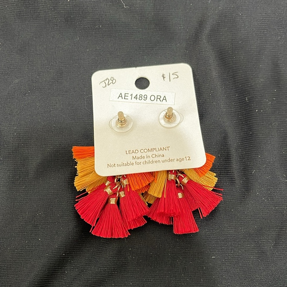 Avant Dangle Tassel Earring - Picture 3 of 3